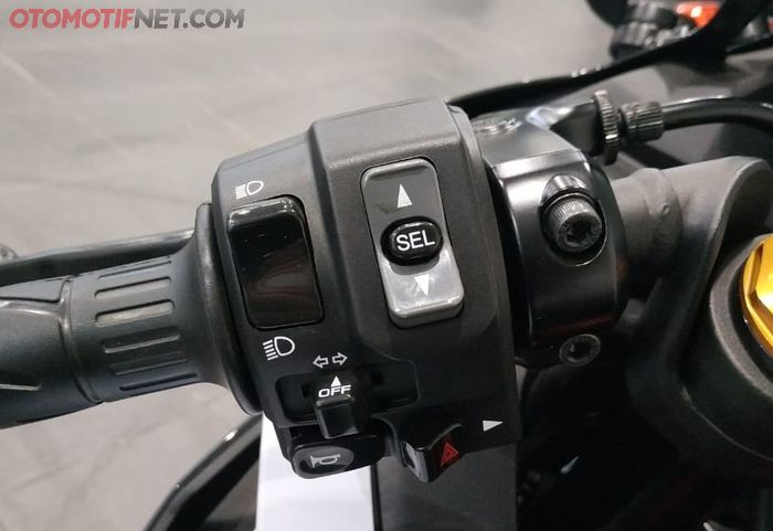 Cara-Mematikan-Quick-Shifter-Kawasaki-Ninja-ZX25R-Begini-Caranya(2).jpg
