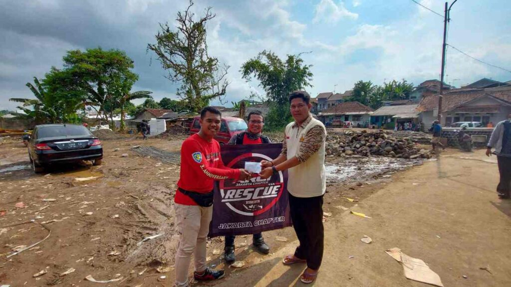 Bantuan-Sosial-ke-Korban-Banjir-Sukabumi-Oleh -ARCI (7)_1_1