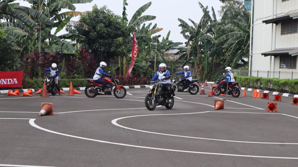 Edukasi Keselamatan Berkendara Safety Riding FOMO (2)