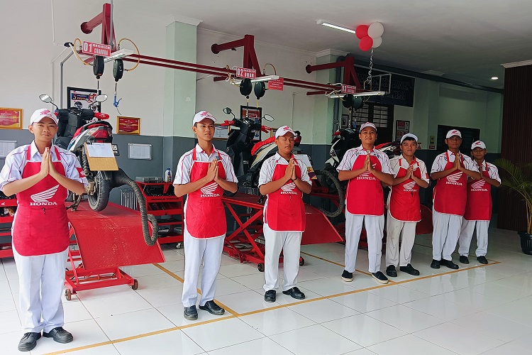 Teaching Factory Cara Wahana Honda Dukung SMK Binaan