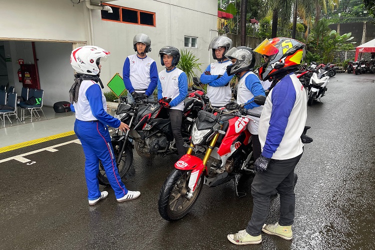 Tingkatkan Peran Komunitas Lewat Community Safety Riding Advisor #Cari_aman (4)