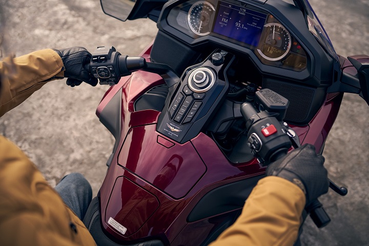 Honda Gold Wing Edisi Spesial Motor Sultan Seharga Rp1,1 Miliar! (2)