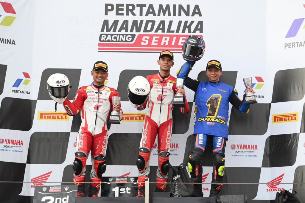 Adenata dan Rheza Melesat Kencang, 'Kuasai' Podium Penutup Mandalika Racing Series (MRS)