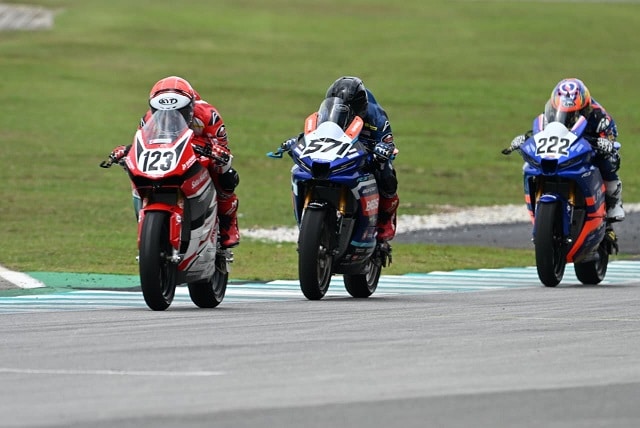 Kencang di Sepang, Pebalap Astra Honda Kibarkan Merah Putih di Podium (1)