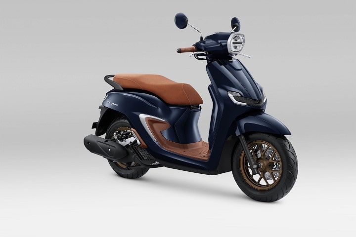 New Honda Stylo 160 Hadir Lebih Premium dengan Sentuhan Warna Burgundy Retro_Honda Stylo 160 - Royal Blue