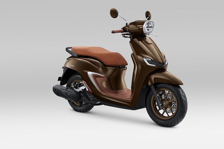 New Honda Stylo 160 Hadir Lebih Premium dengan Sentuhan Warna Burgundy Retro_Honda Stylo 160 - Royal Brown