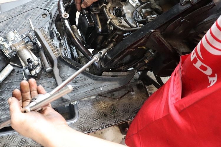 Motor Nggak Responsif Saat Digas Saatnya Periksa Busi (2)
