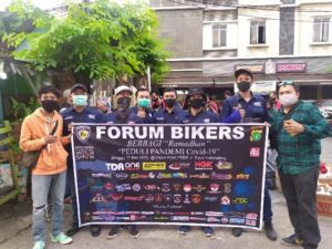 Yamaha-Lawas-Jakarta-Baksos-Bareng-Forum-Bikers-di-Kalimalang-Bekasi (2)