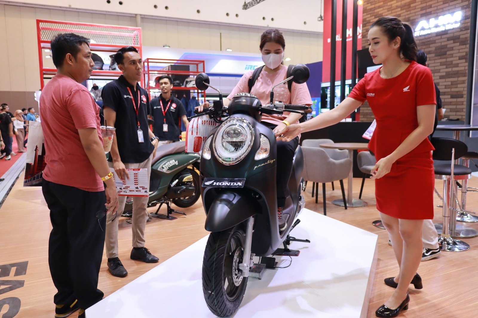 Honda Scoopy Terbaru Jadi Favorit Pengunjung IMOS+ 2023 Jaminan Garansi Rangka 5 Tahun