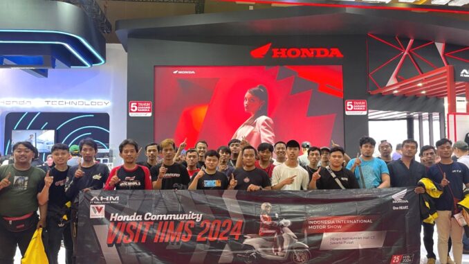 Wahana Makmur Sejati Kumpulkan Puluhan Anggota Komunitas Motor Honda ke IIMS 2024