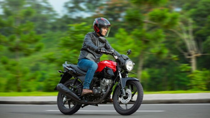 Semakin Menawan! New CB150 Verza Hadir dengan Pilihan Warna Terbaru (2) Semakin Menawan! New CB150 Verza Hadir dengan Pilihan Warna Terbaru (2)