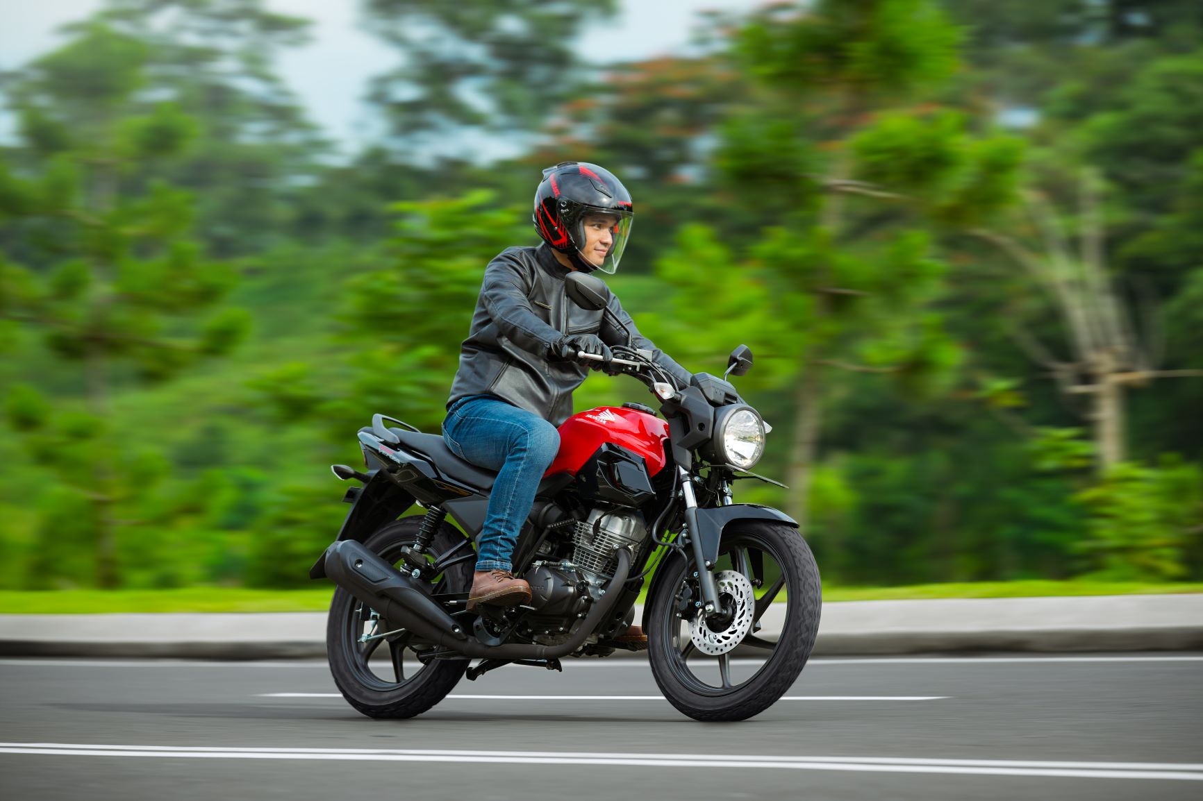 Semakin Menawan! New CB150 Verza Hadir dengan Pilihan Warna Terbaru (2)