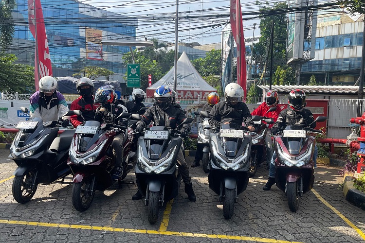 RoadSync New Honda PCX 160 Diuji Langsung oleh Bapak –bapak Followers Setia @wahanahonda (3)