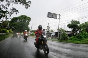 Tips Aman Berkendara Motor Saat Hujan dari Wahana Honda