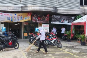 Dealer Honda WARI Peduli Lingkungan, Kurangi Sampah Plastik (2)