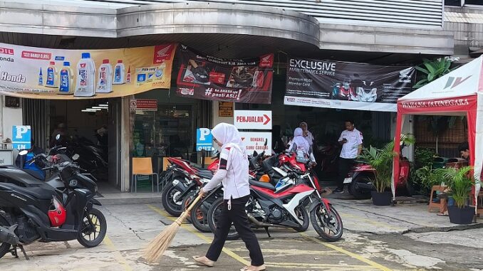 Dealer Honda WARI Peduli Lingkungan, Kurangi Sampah Plastik (2)