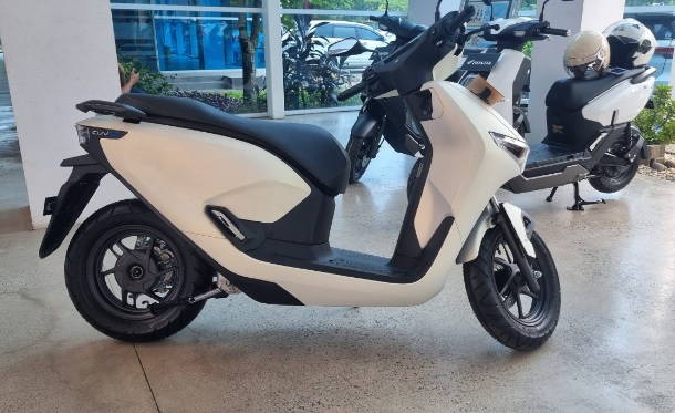 Motor Listrik Honda CUV e Cuma 19 Jutaan! Ada Apa Nih