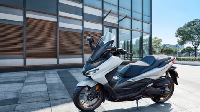 Tampil Beda, Honda Forza Kini Lebih Berkelas dengan Teknologi TFT Terbaru (3) Tampil Beda, Honda Forza Kini Lebih Berkelas dengan Teknologi TFT Terbaru (3)