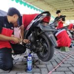 Tekiro dan ITS Gelar Edukasi dan Servis Otomotif Gratis