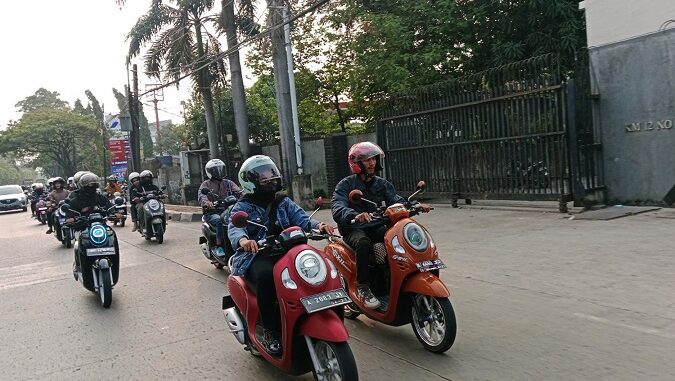 Rolling City hingga Workshop Motor, Warnai Event Scoopy Velocreativity (4) Rolling City hingga Workshop Motor, Warnai Event Scoopy Velocreativity (4)