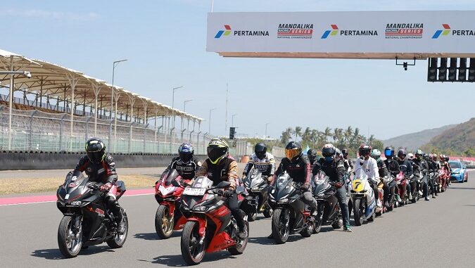 Komunitas Honda CBR Jakarta–Tangerang Rayakan 17 Agustus di Sirkuit Mandalika (1)
