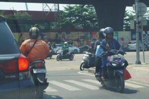 Tips Aman Berkendara 5 Hal yang Harus Diketahui Pengendara Wanita (1)