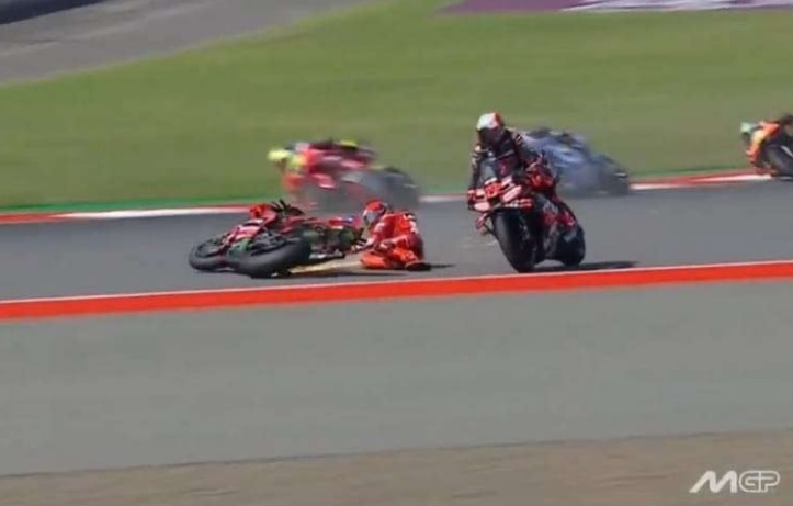 Marquez Jatuh di Mandalika, Tapi Minta Fans Jangan Salahkan Bezzecchi!