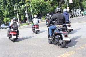 5 Tips Aman Berkendara Motor Selama Bulan Puasa (2)