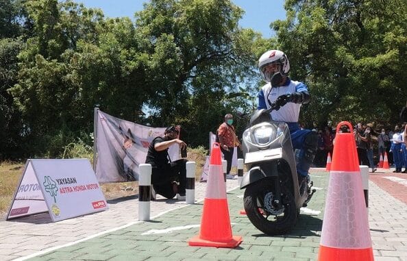 Yayasan AHM Tantang Anak Muda Bikin Konten Safety Riding yang Kekinian (2)