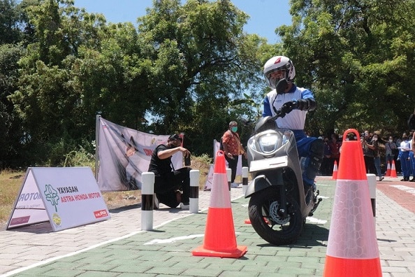 Yayasan AHM Tantang Anak Muda Bikin Konten Safety Riding yang Kekinian (2)