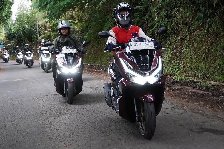 Posisi Berkendara Tepat, Kendali Motor Lebih Maksimal