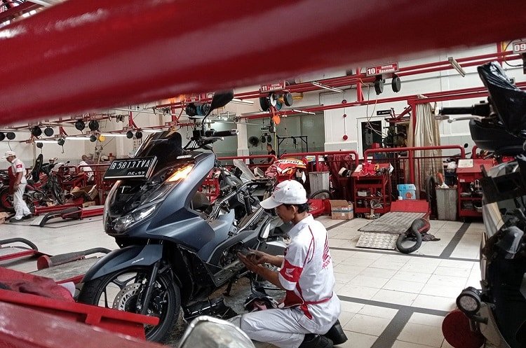 Servis Motor Honda Makin Hemat! Manfaatkan Promo Sumpah Pemuda di AHASS Jakarta-Tangerang (3)